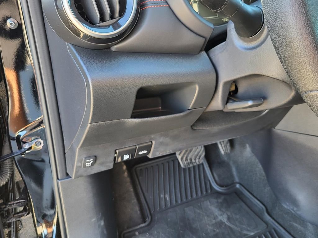 Used 2024 Nissan Kicks SR w/ Interior Electronics Package FWD image 19