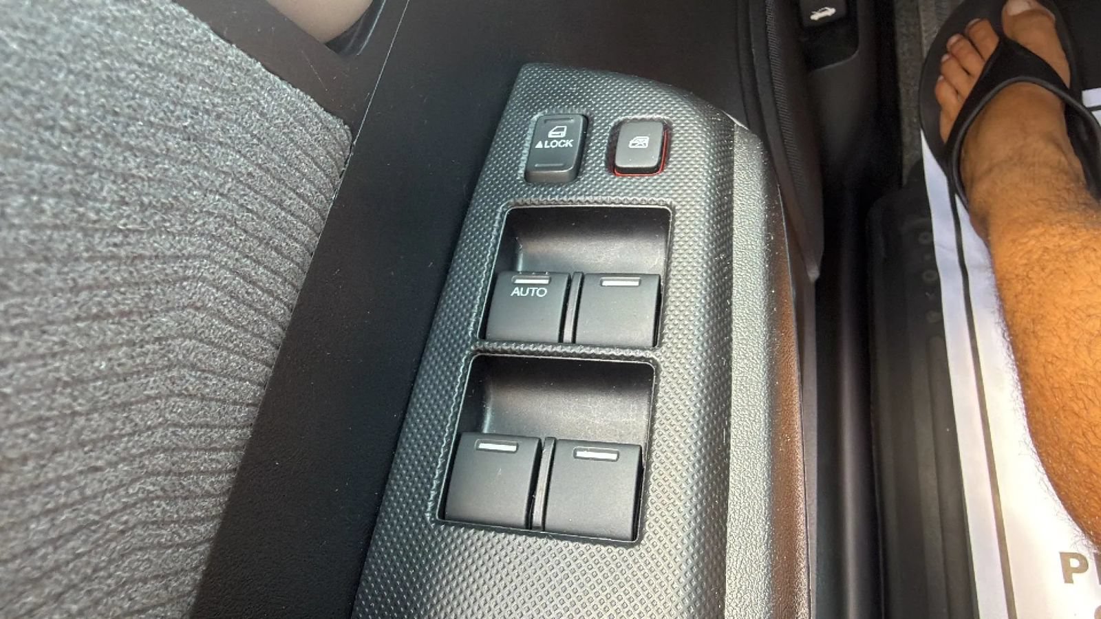 Used 2014 Honda Insight EX image 35