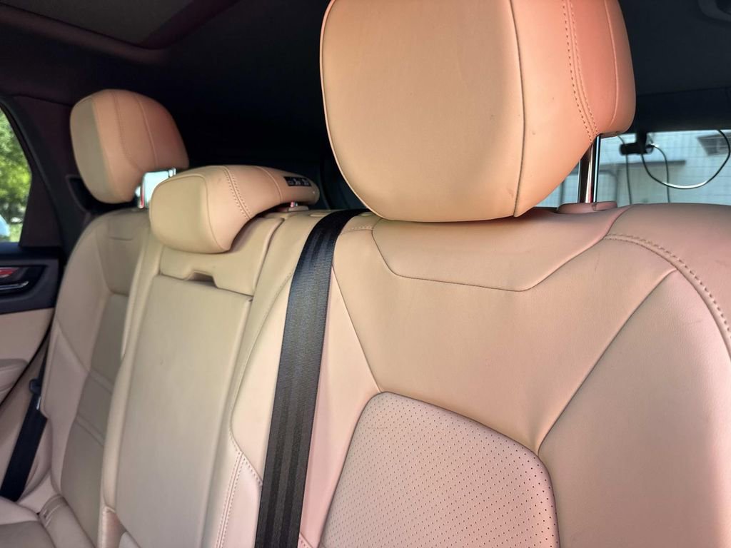 Used 2022 Porsche Cayenne Platinum Edition image 13