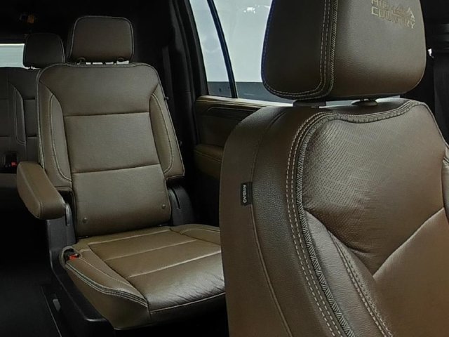 Used 2022 Chevrolet Suburban High Country AWD/4WD image 29
