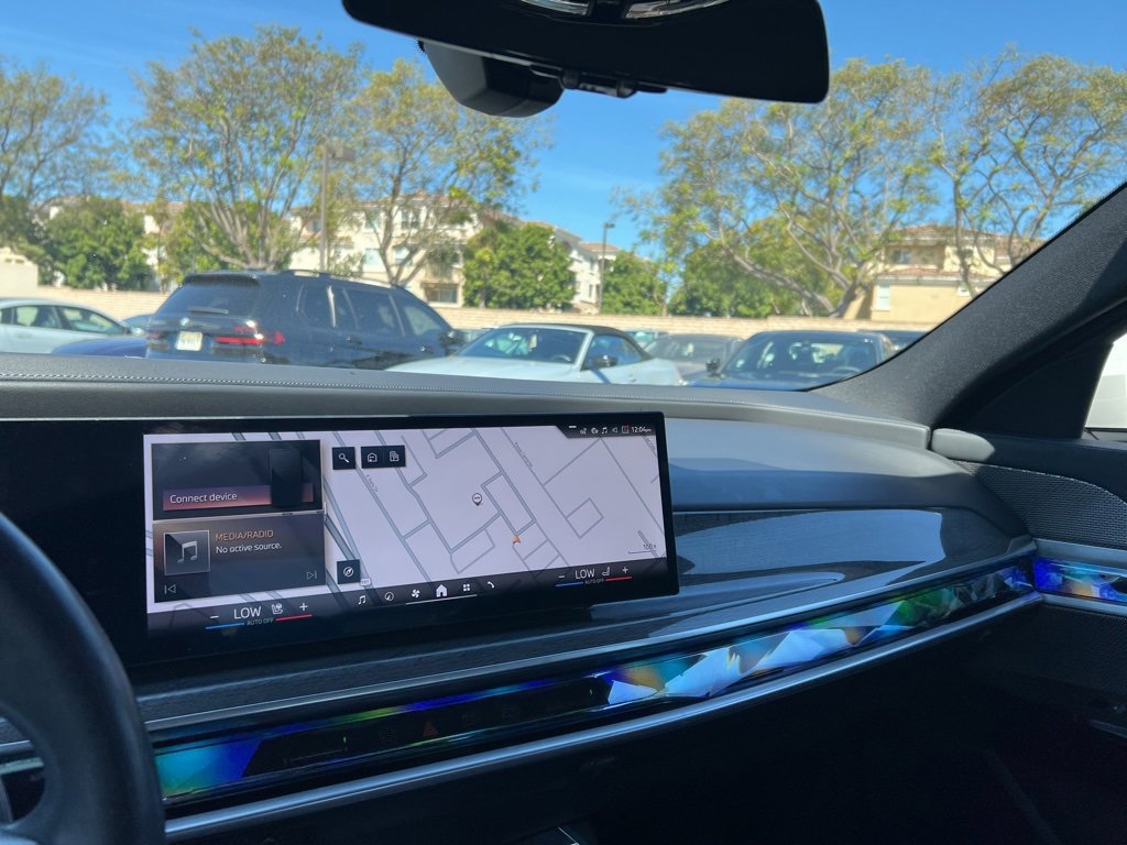 Used 2023 BMW 760i xDrive image 16