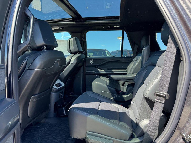 New 2025 Lincoln Navigator Reserve w/ Jet Appearance Package image 10