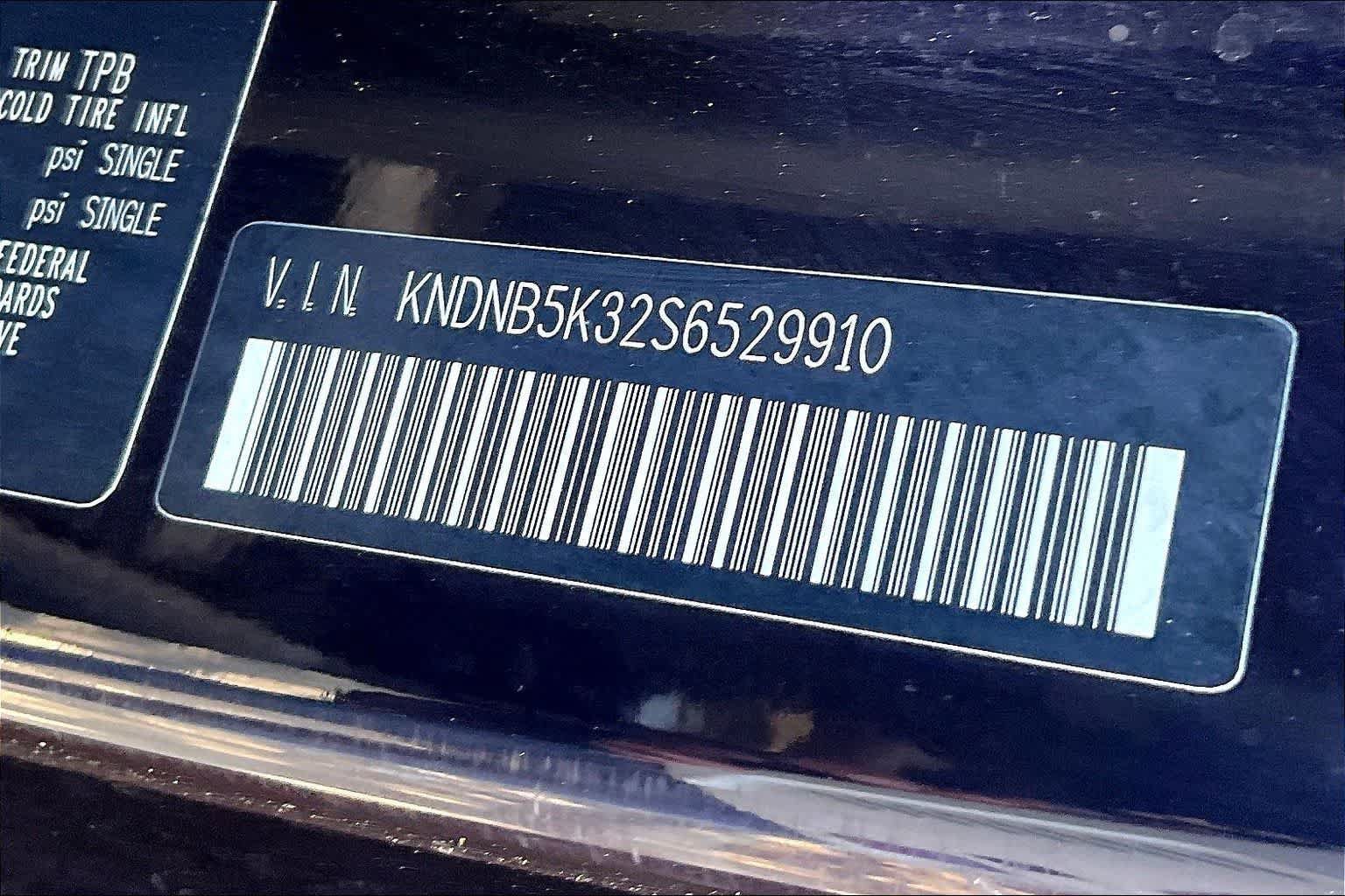 Certified 2025 Kia Carnival FWD image 19