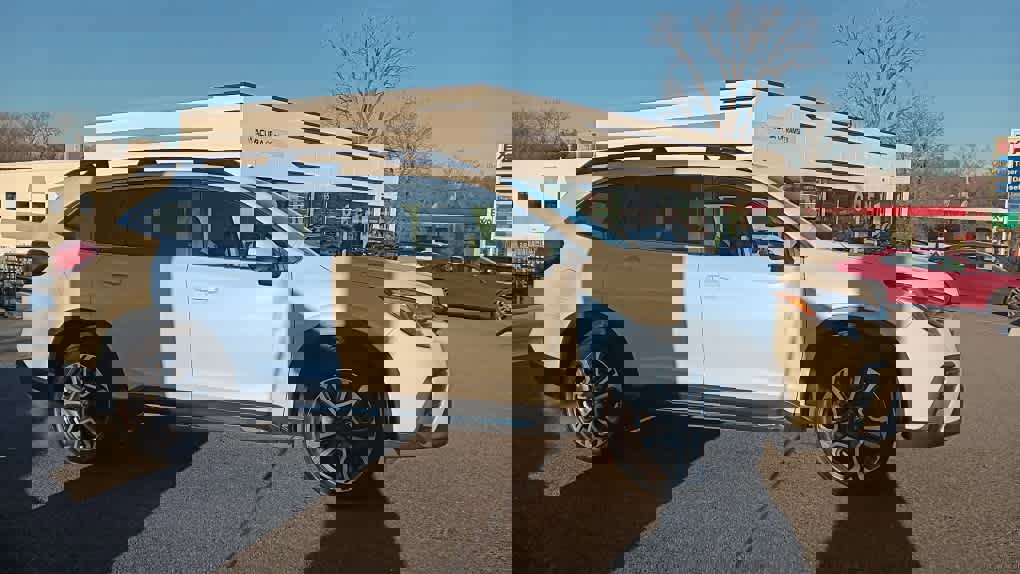 Used 2023 Subaru Ascent Limited image 6