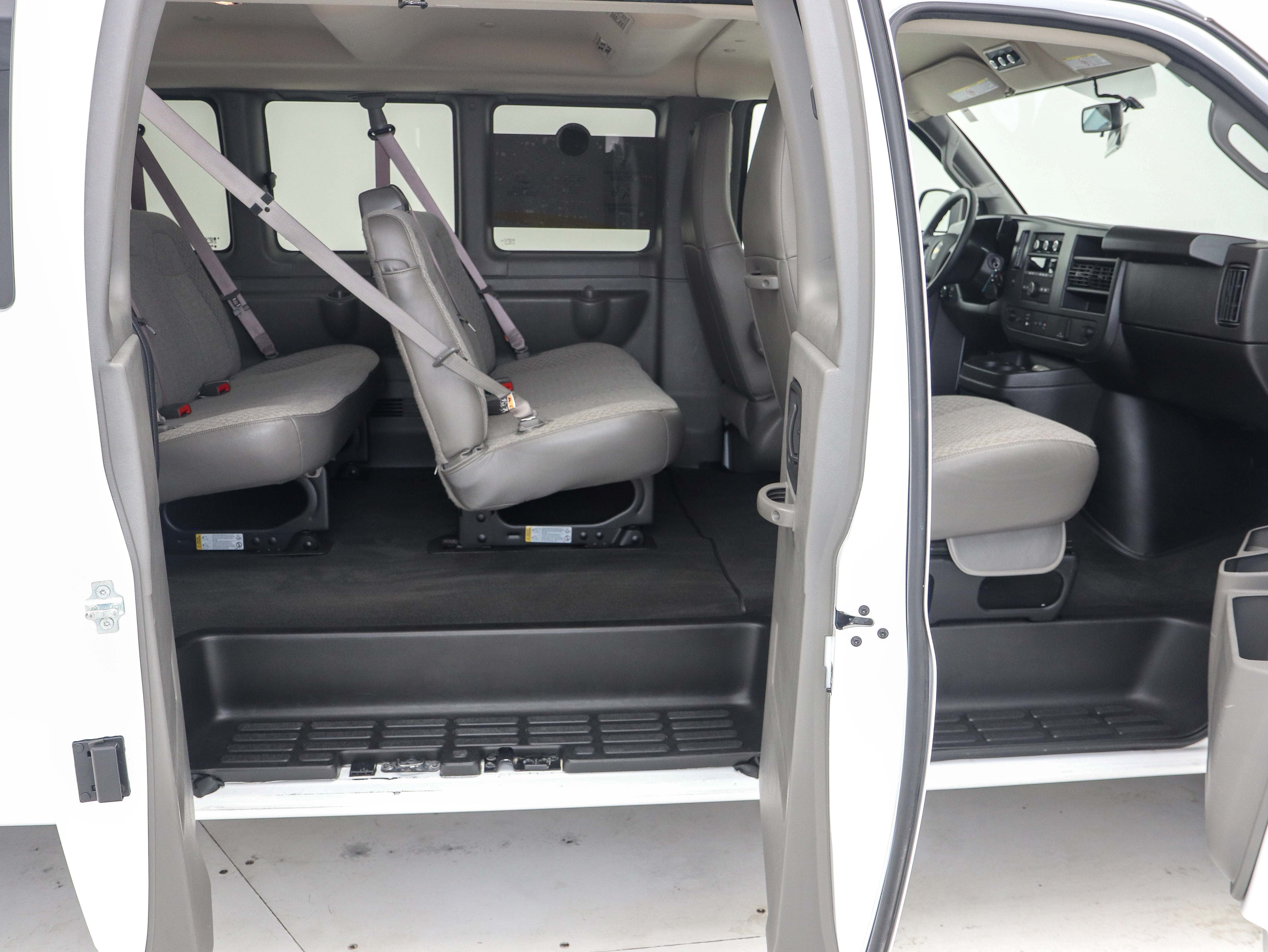 Used 2025 Chevrolet Express 3500 LS RWD image 12