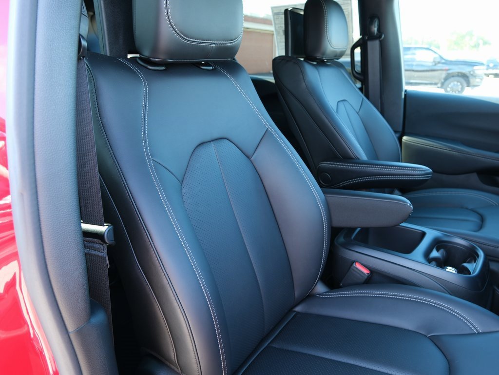New 2026 Chrysler Pacifica Select image 33