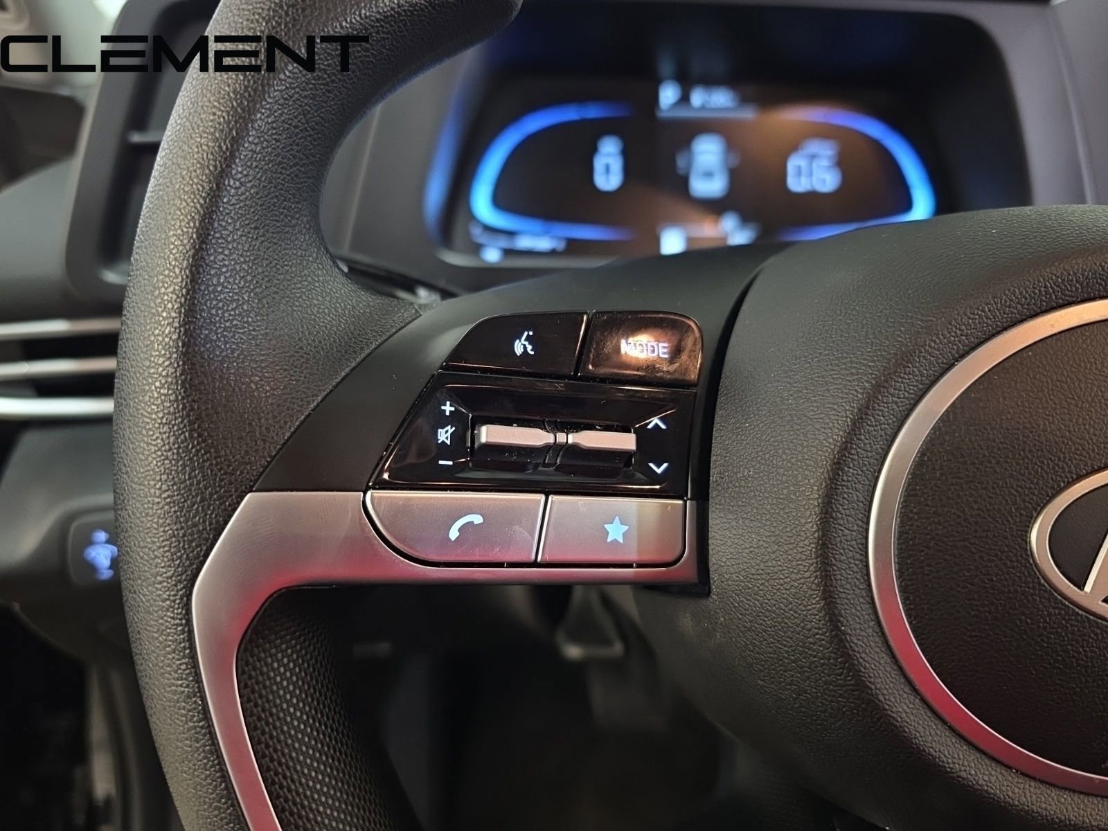 Used 2025 Hyundai Elantra SE image 14