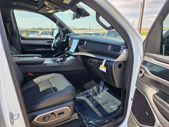 New 2026 Jeep Grand Wagoneer Limited AWD/4WD image 23