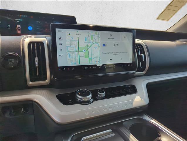 Used 2025 Ford Expedition Active image 13