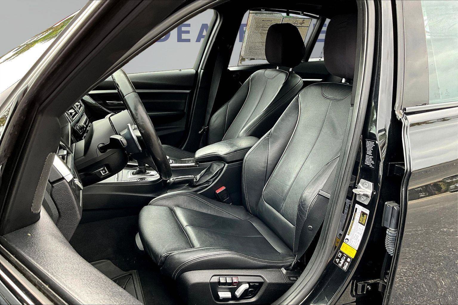 Used 2016 BMW 340i xDrive Sedan AWD/4WD image 21