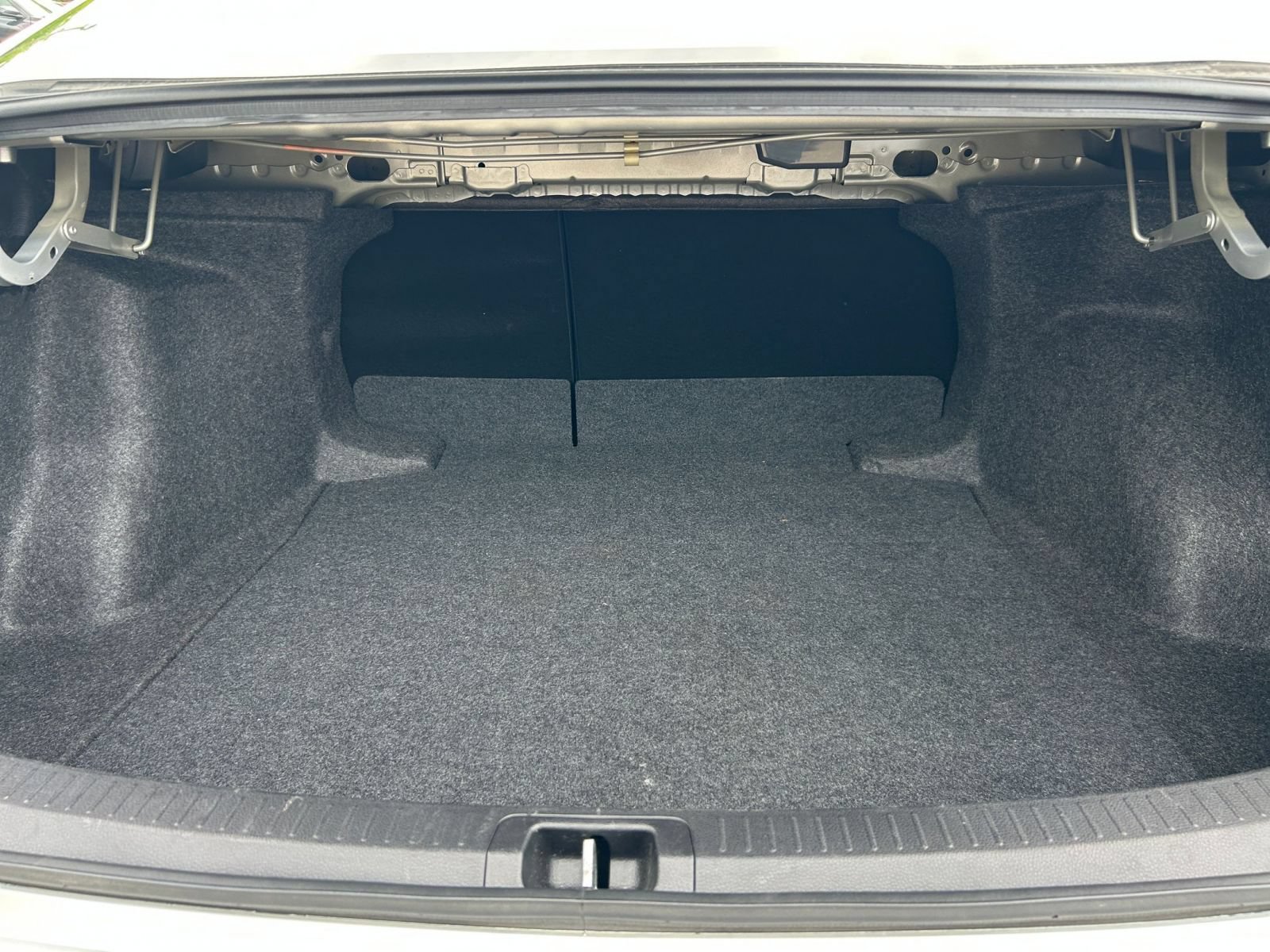 Used 2025 Toyota Corolla LE FWD image 25