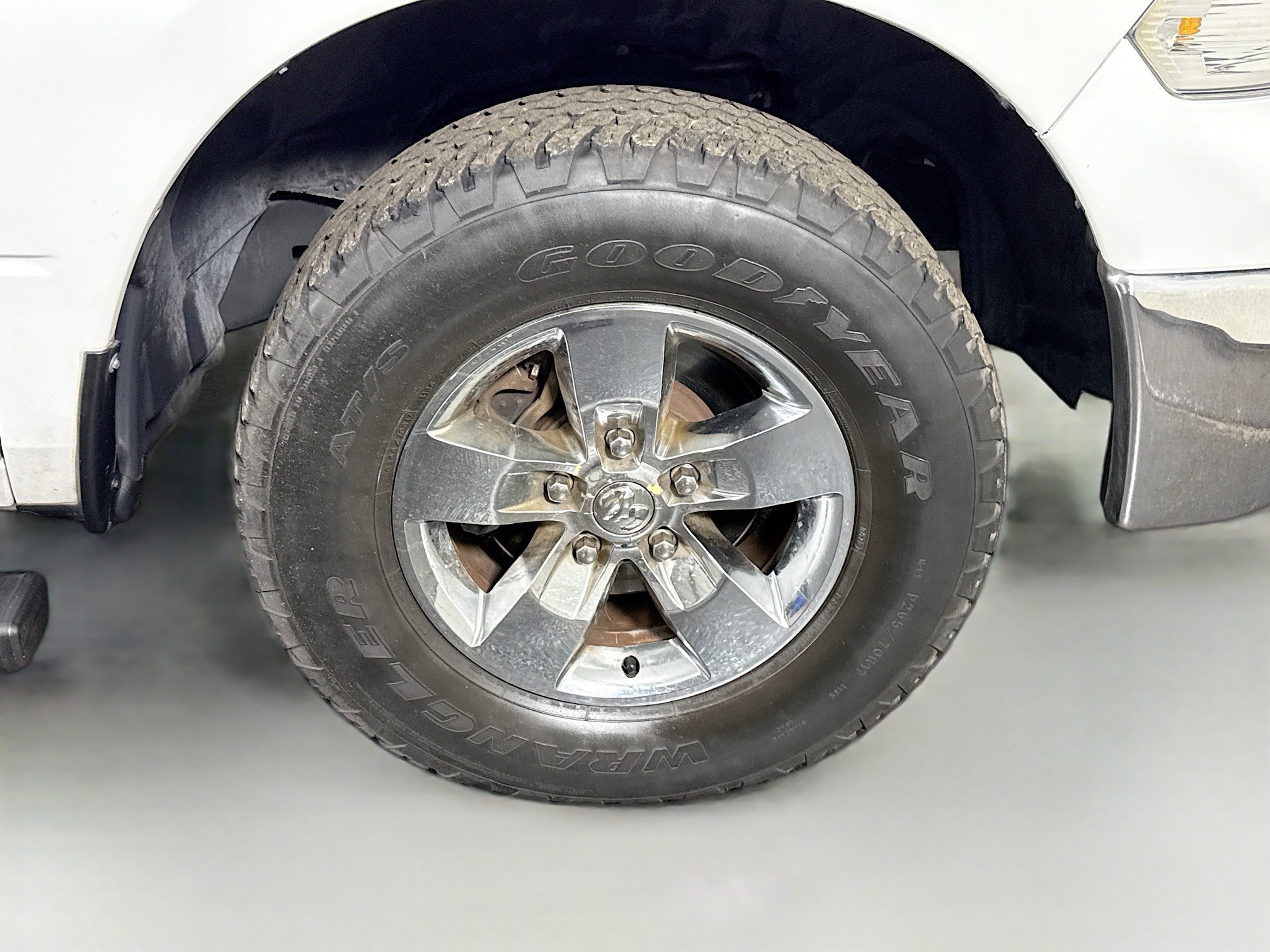 Used 2017 RAM 1500 Classic SLT AWD/4WD image 30