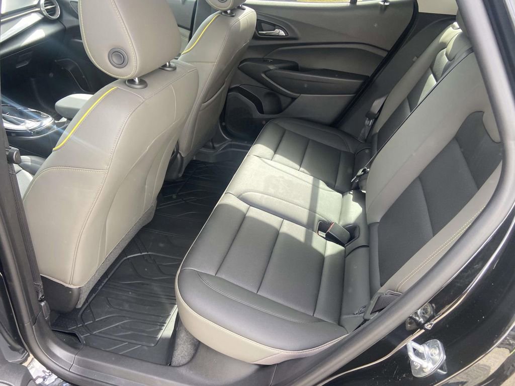 Used 2025 Chevrolet Trax ACTIV w/ Driver Confidence Package image 19