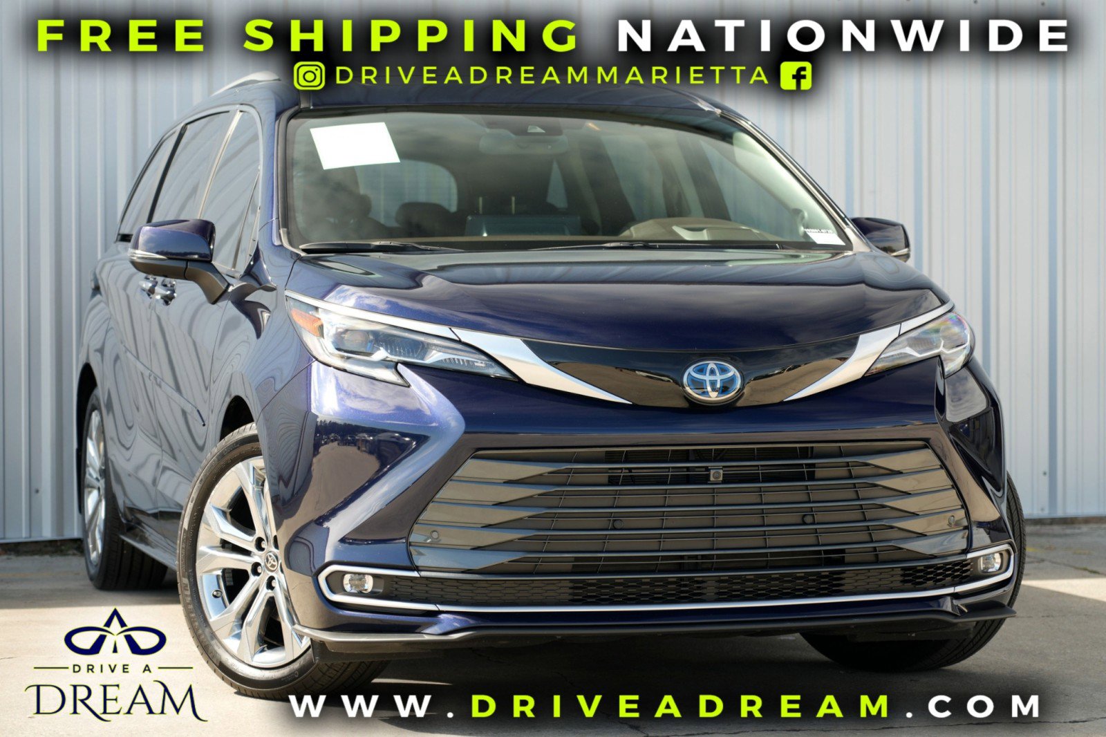 Used 2024 Toyota Sienna Platinum image 2