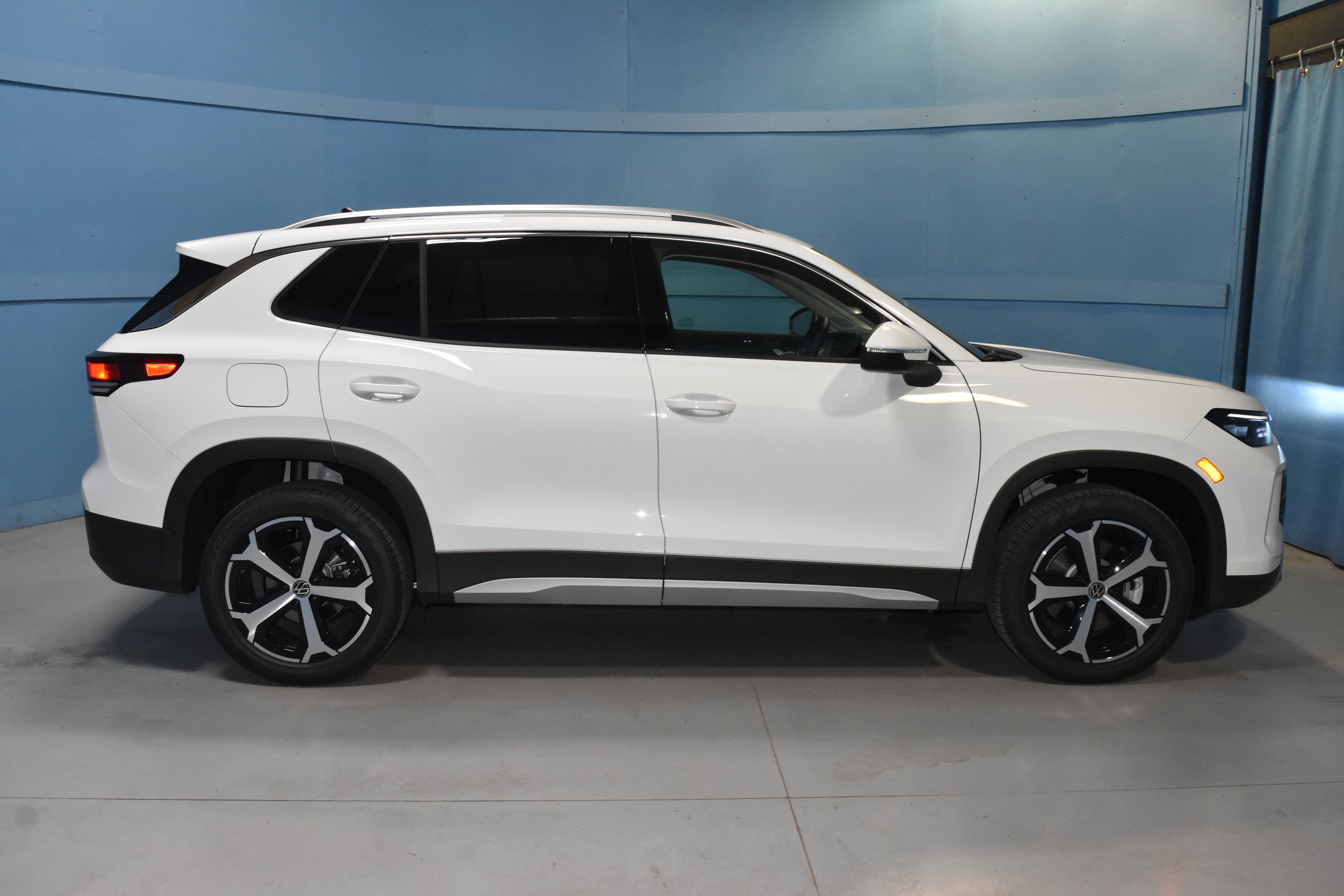 New 2026 Volkswagen Tiguan SE AWD/4WD image 18