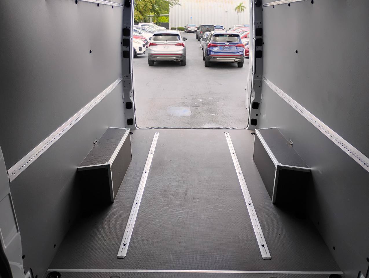 Used 2025 Mercedes-Benz Sprinter 2500 image 98