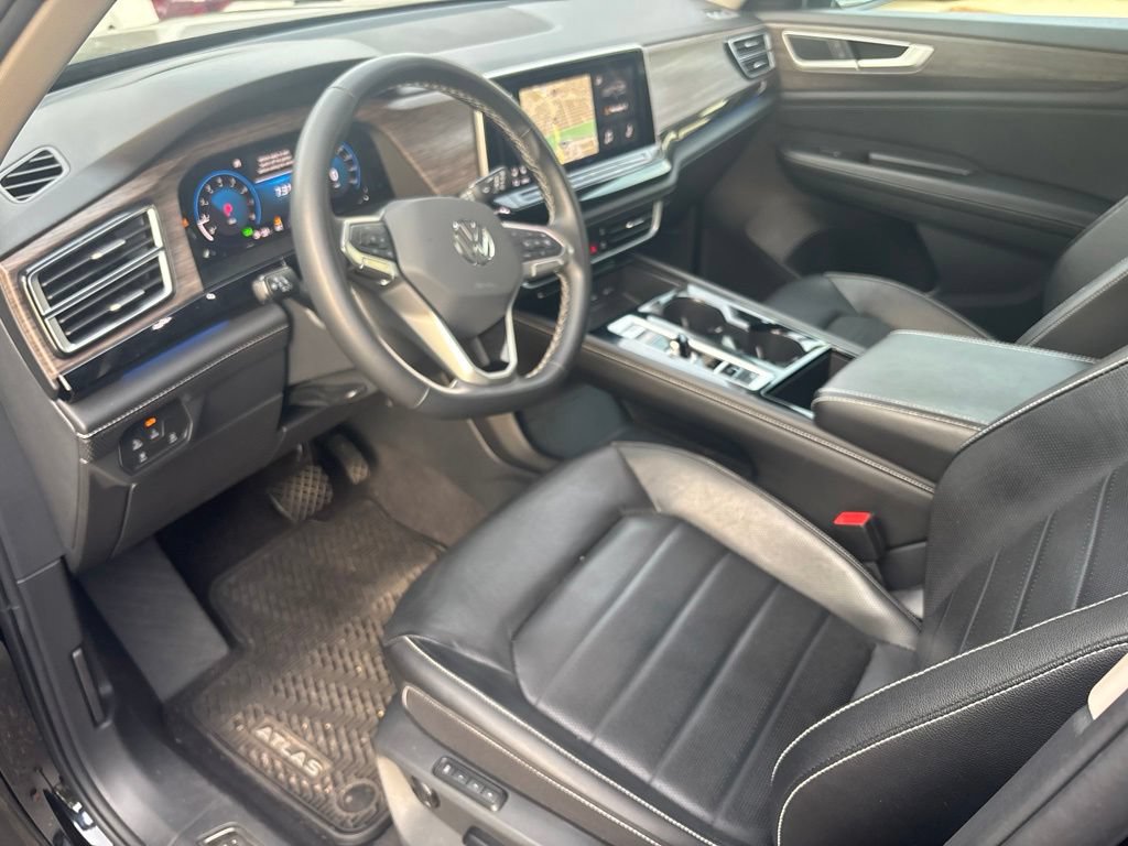 Used 2024 Volkswagen Atlas SEL AWD/4WD image 8