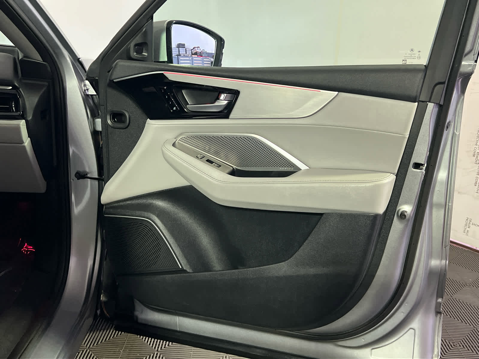 Certified 2023 Acura MDX SH-AWD w/ Technology Package image 29