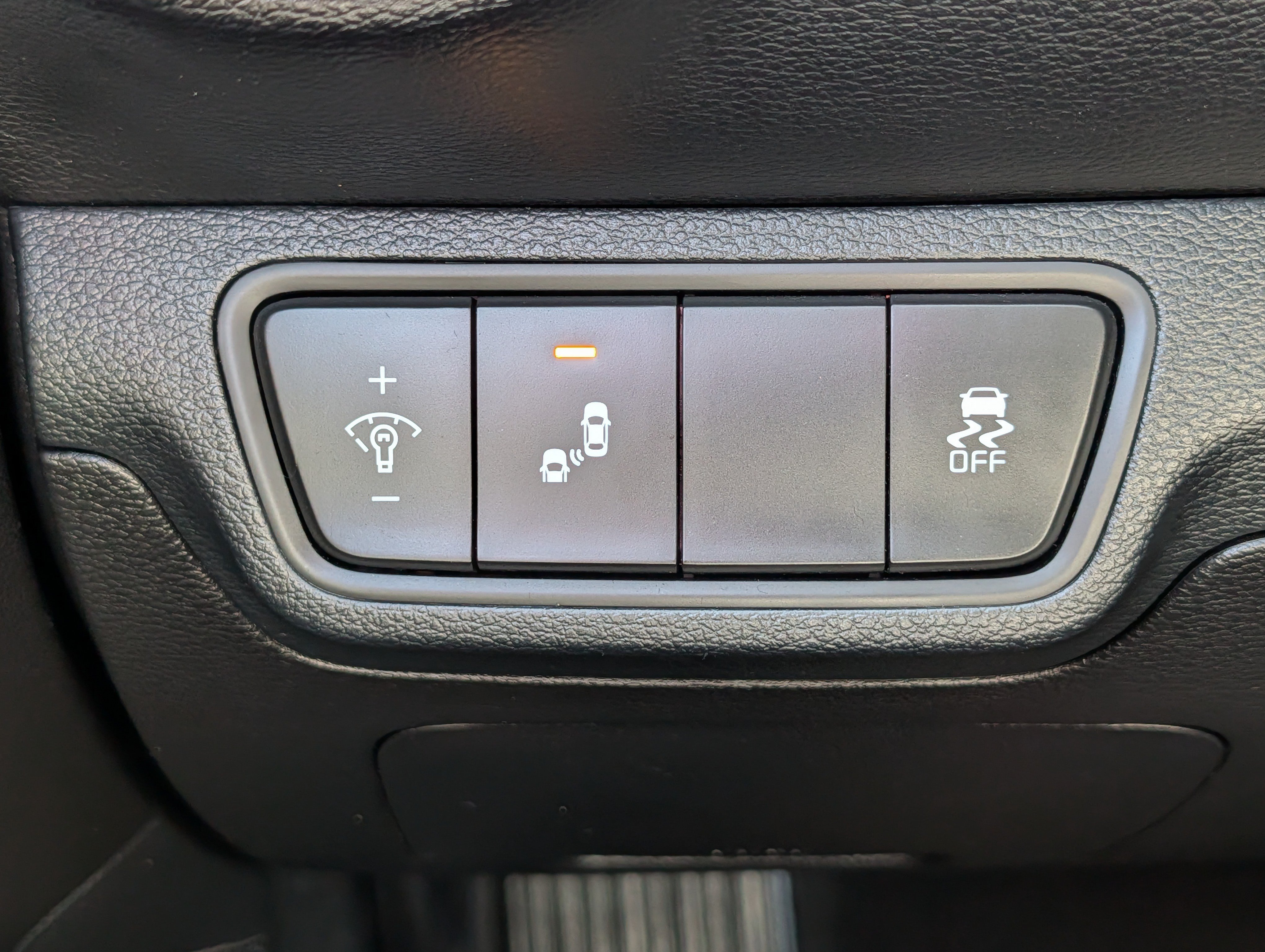 Certified 2024 Kia Forte LXS w/ LXS Technology Package FWD image 26
