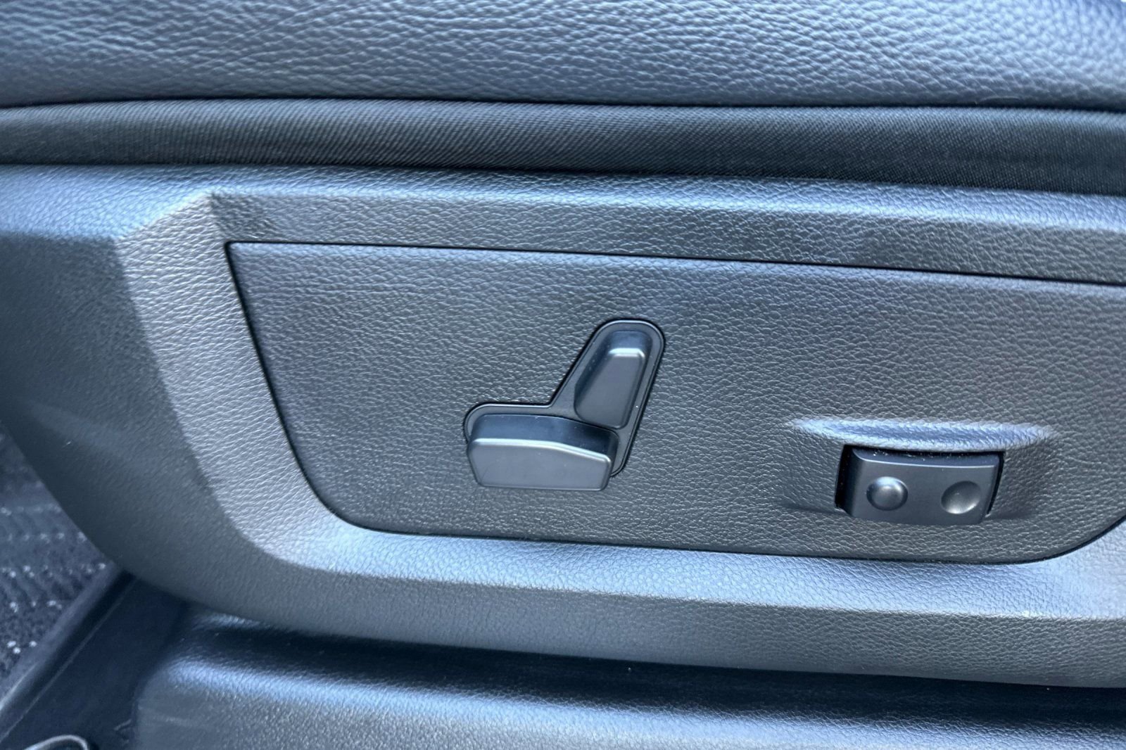 Used 2023 RAM 2500 Limited AWD/4WD image 12