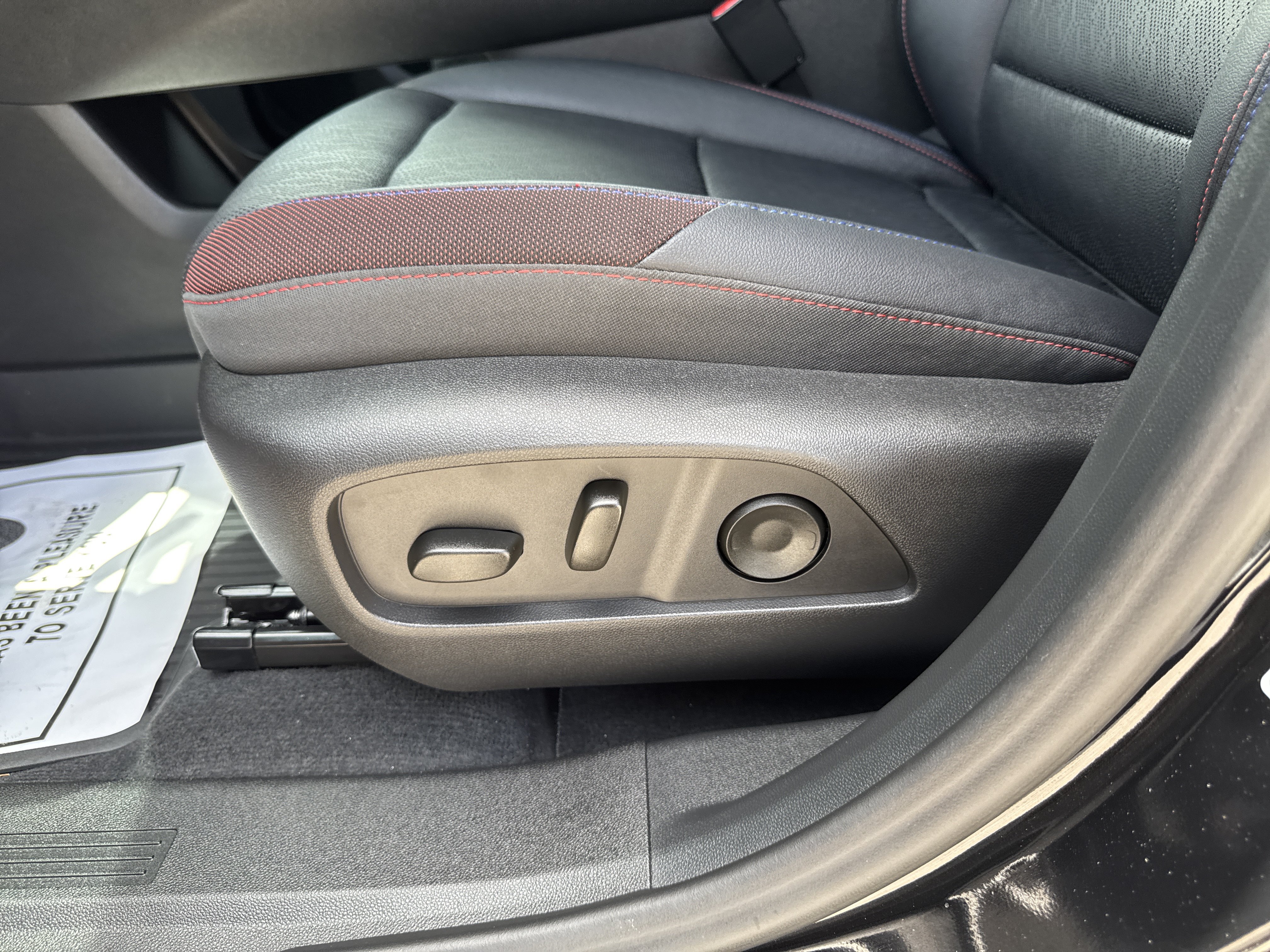 Certified 2026 Chevrolet Equinox RS w/ Convenience Package III FWD image 22