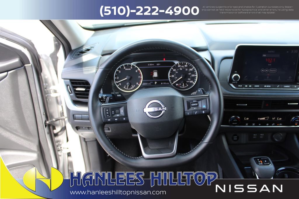 Used 2025 Nissan Rogue SV AWD/4WD image 18
