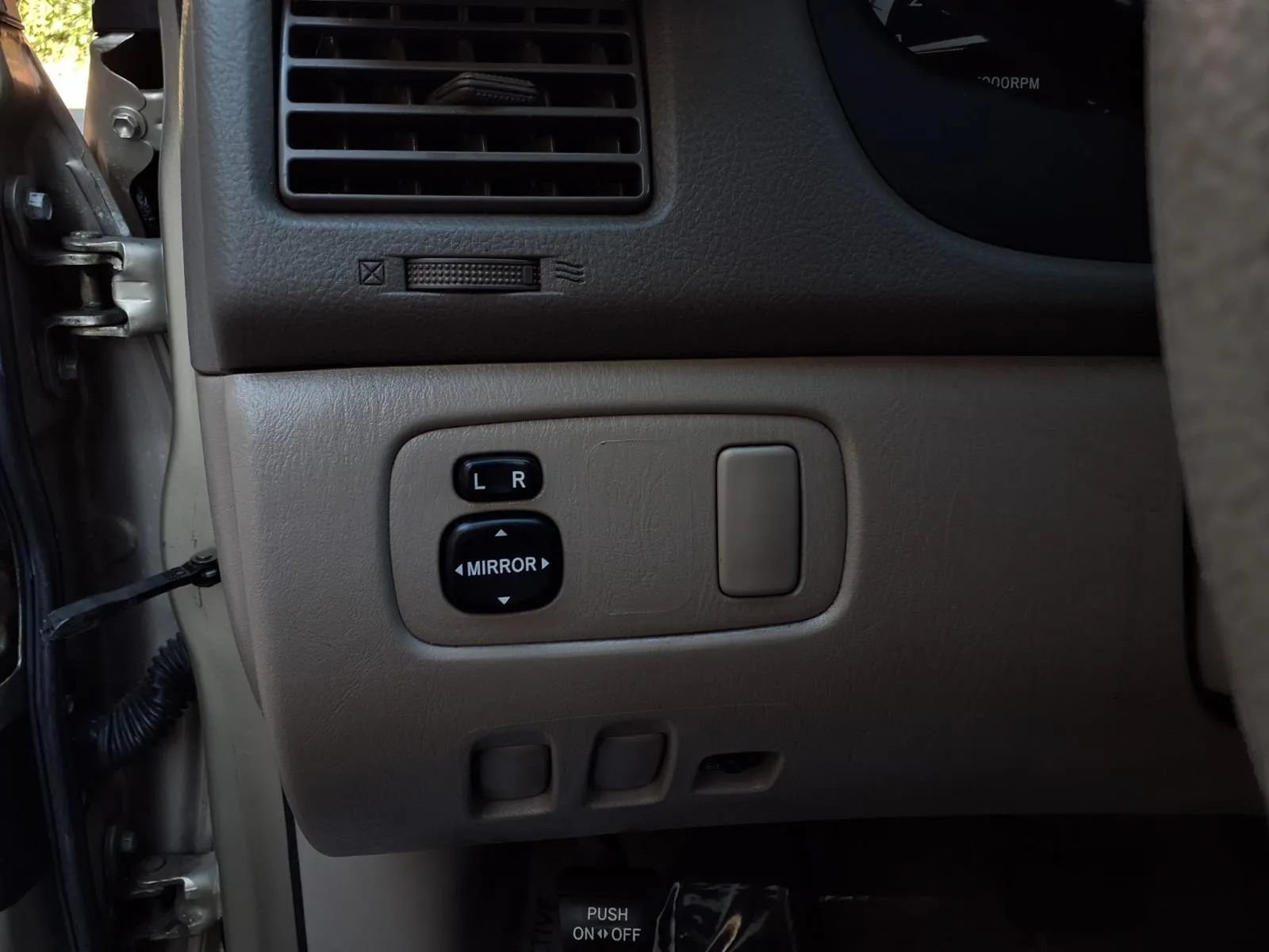 Used 2005 Toyota Sienna CE FWD image 12