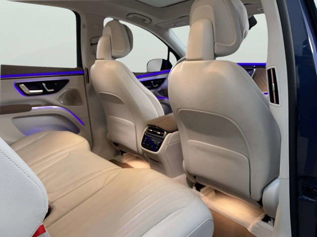 Used 2023 Mercedes-Benz EQS 450+ 4MATIC SUV w/ AMG Line Exterior Package image 24