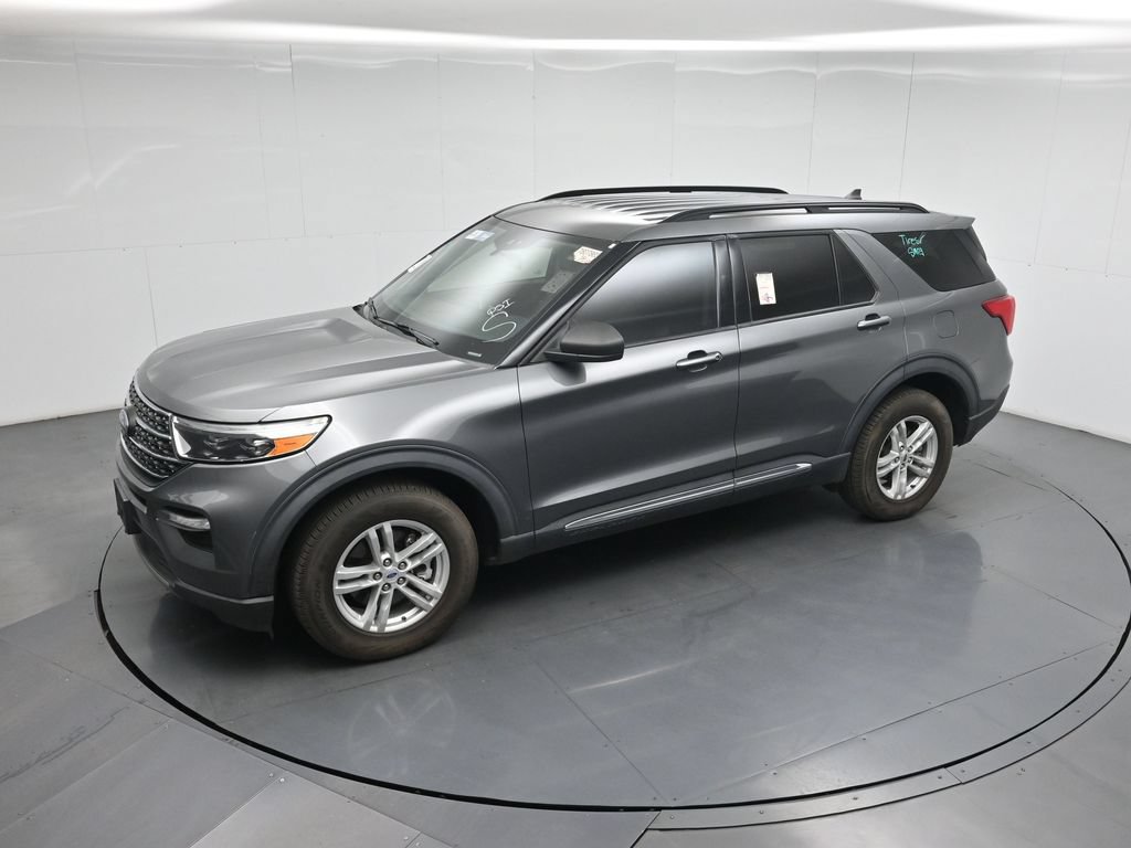 Certified 2023 Ford Explorer XLT w/ Equipment Group 202A AWD/4WD image 18