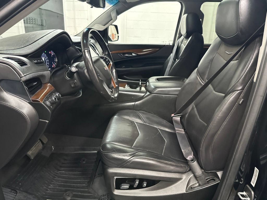 Used 2019 Cadillac Escalade ESV Premium Luxury AWD/4WD image 18