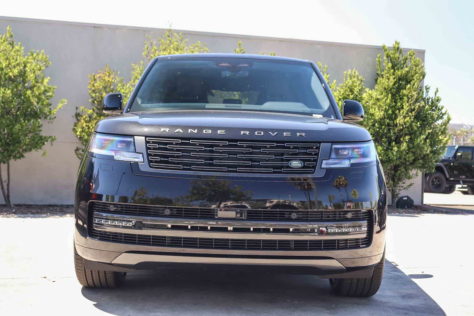 New 2026 Land Rover Range Rover Long Wheelbase SE AWD/4WD image 2