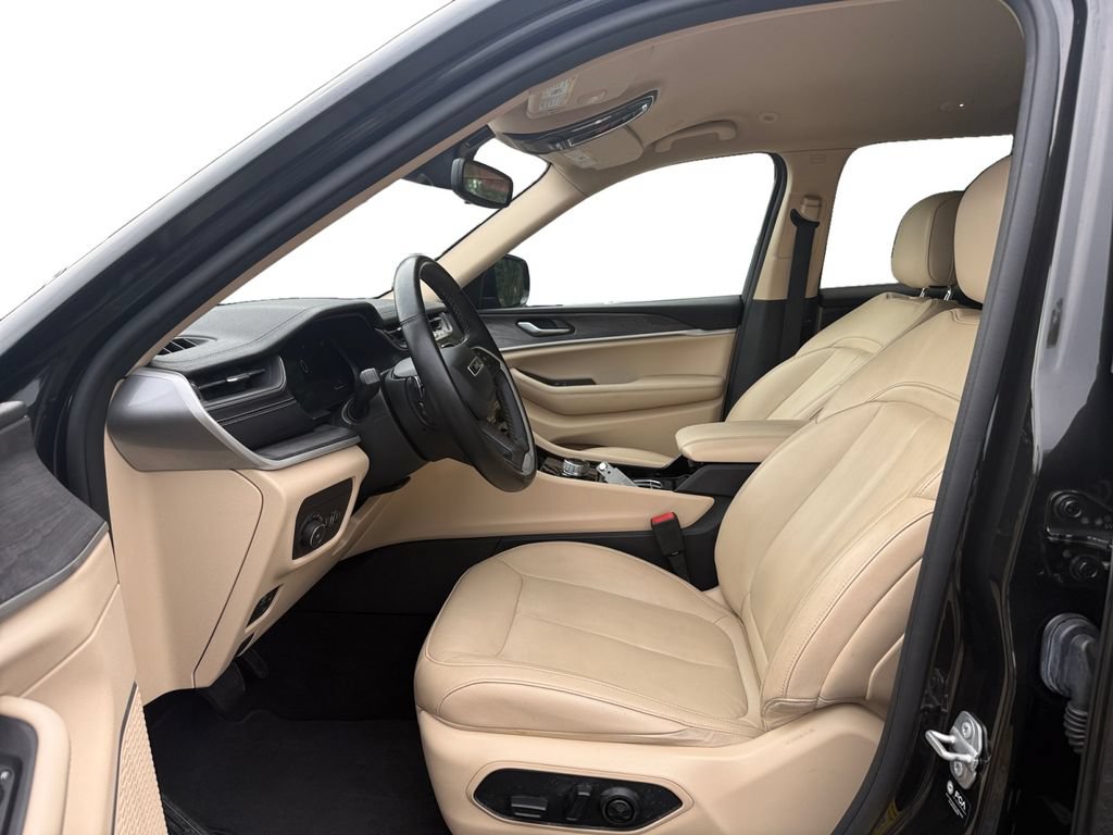 Used 2021 Jeep Grand Cherokee L Limited RWD image 9