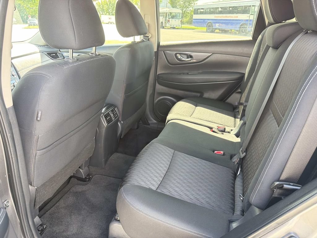 Used 2020 Nissan Rogue SV AWD/4WD image 23
