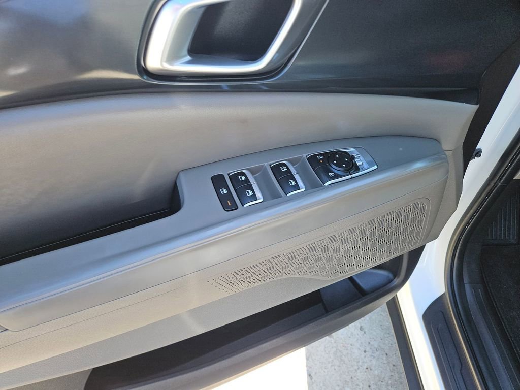 Used 2025 Kia Carnival image 15