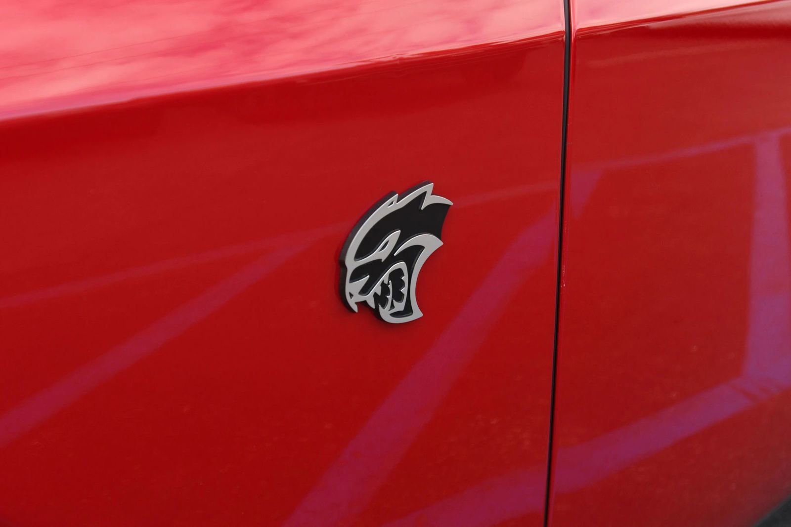 Used 2016 Dodge Challenger SRT Hellcat RWD image 8