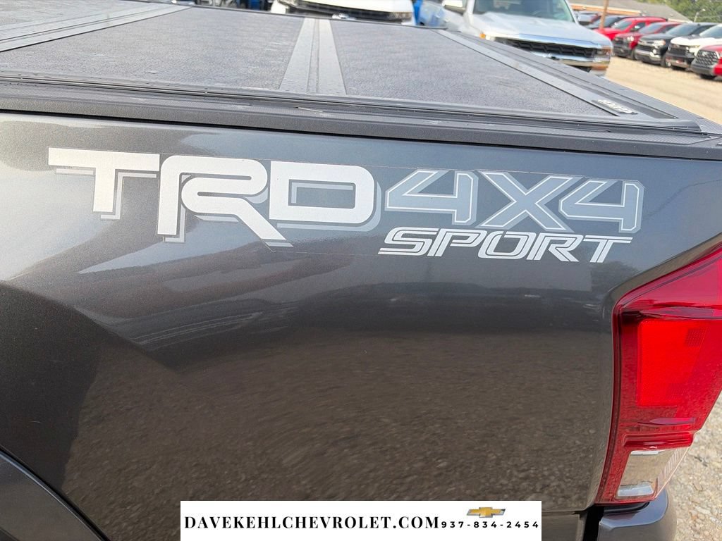 Used 2016 Toyota Tacoma TRD Sport AWD/4WD image 40