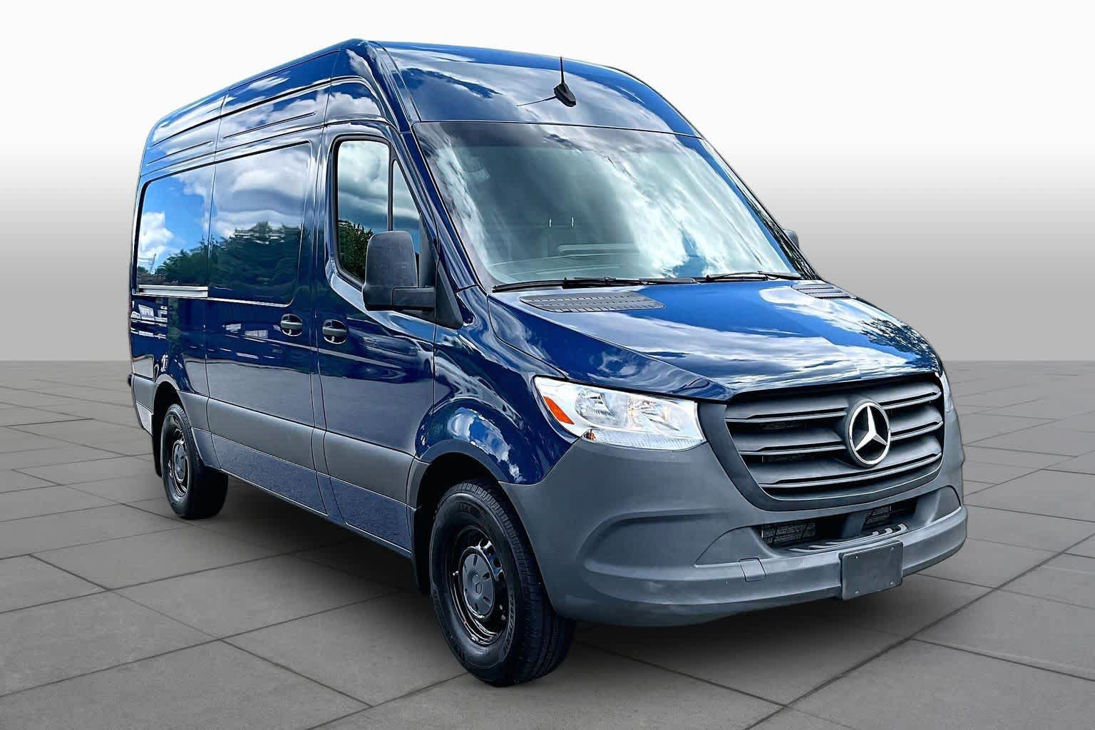 Used 2024 Mercedes-Benz Sprinter 2500 image 3