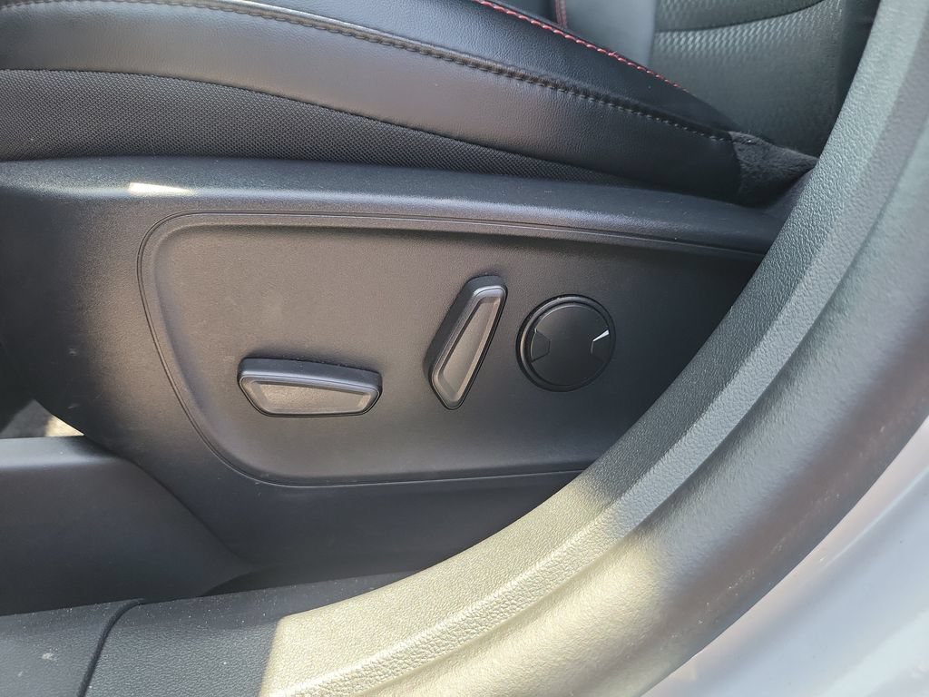 Used 2025 Ford Escape ST-Line Select AWD/4WD image 18