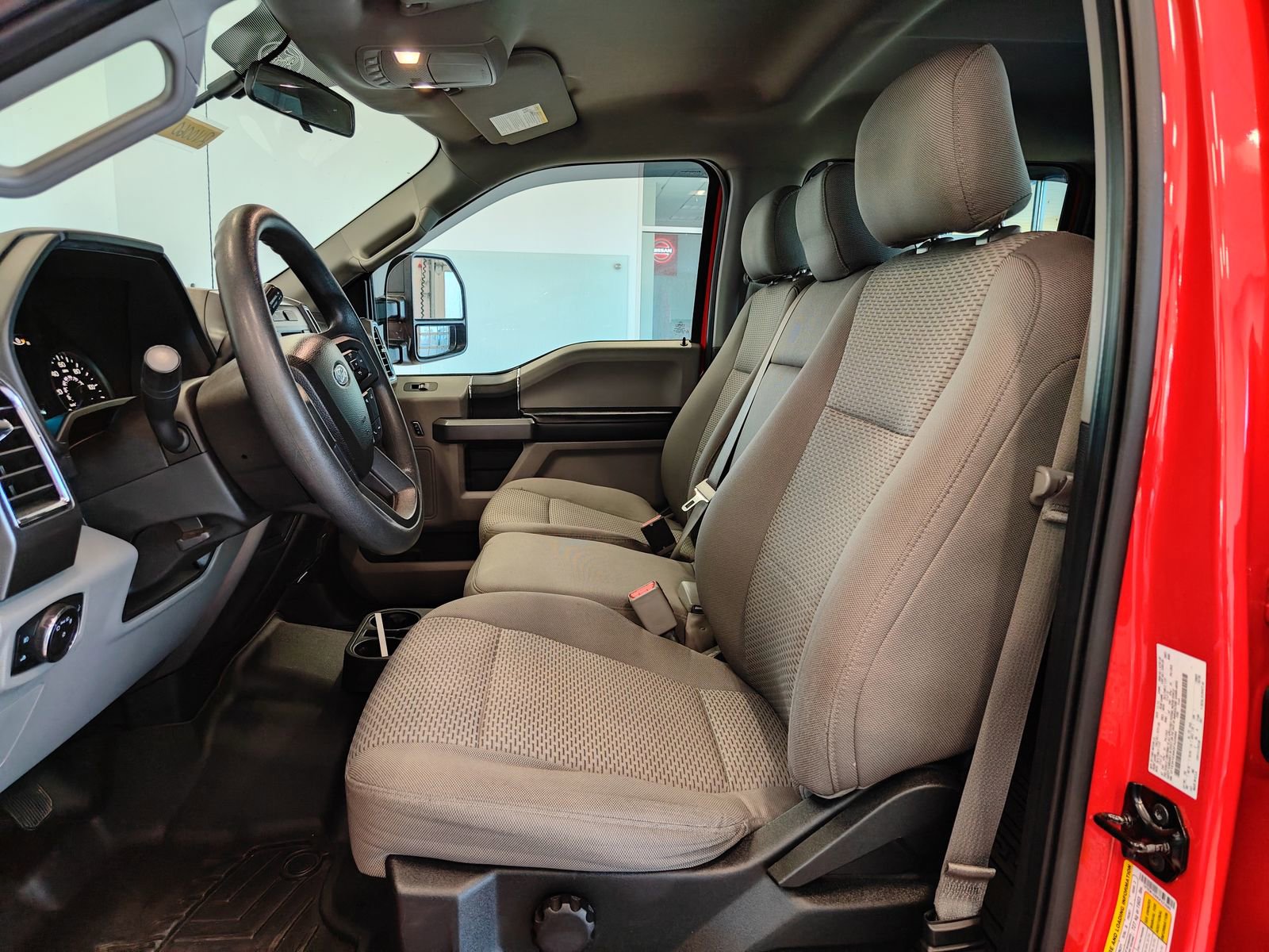 Used 2016 Ford F150 XLT image 10