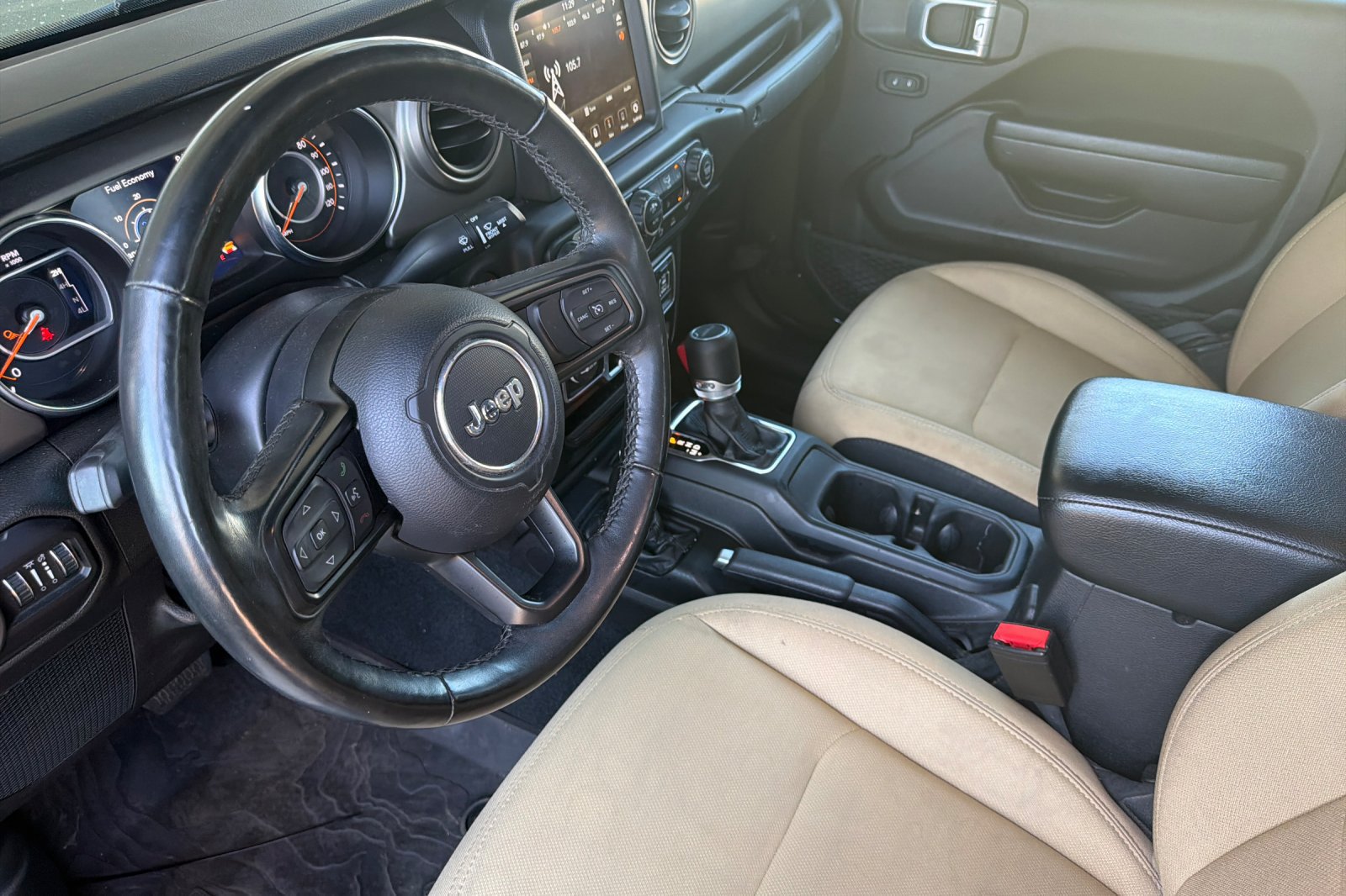 Used 2022 Jeep Gladiator Sport AWD/4WD image 12
