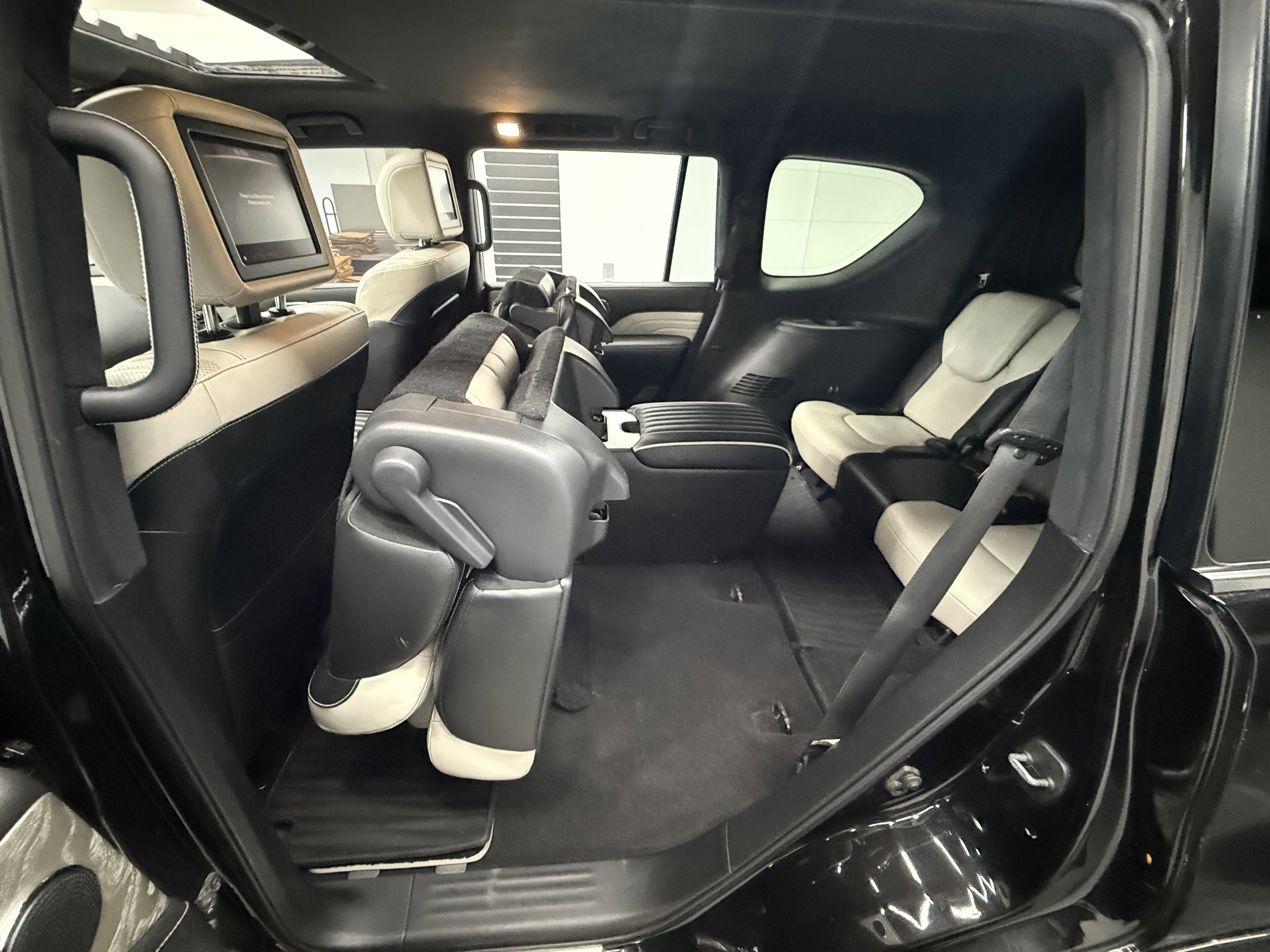 Used 2019 INFINITI QX80 Limited image 28