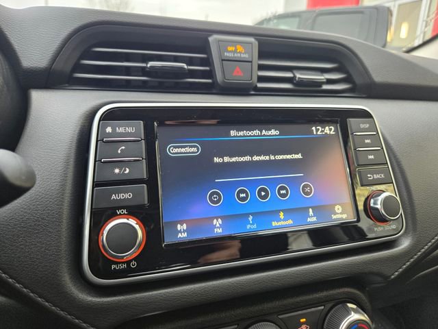 Used 2025 Nissan Versa S w/ Trunk Package image 24