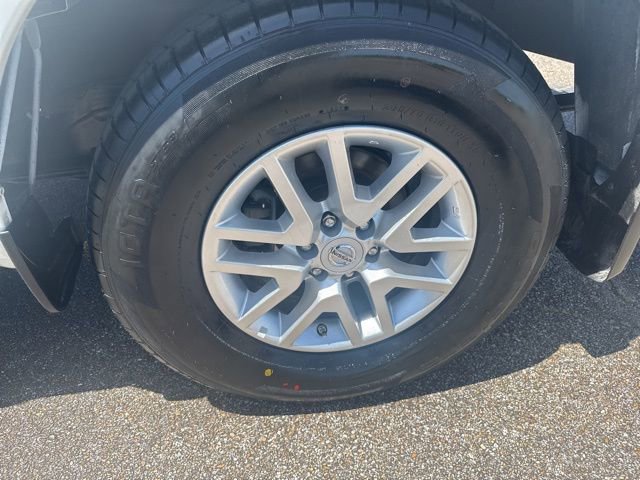 Used 2019 Nissan Frontier SV image 11