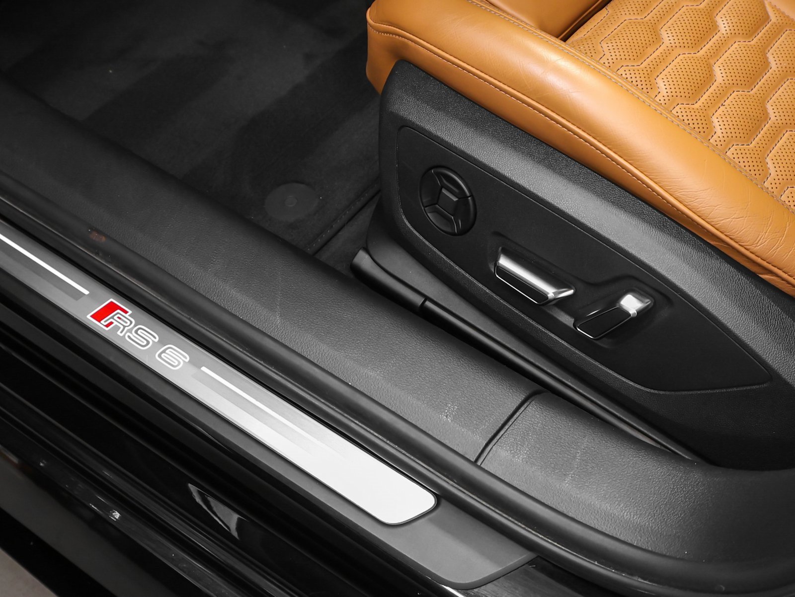 Used 2023 Audi RS 6 image 35