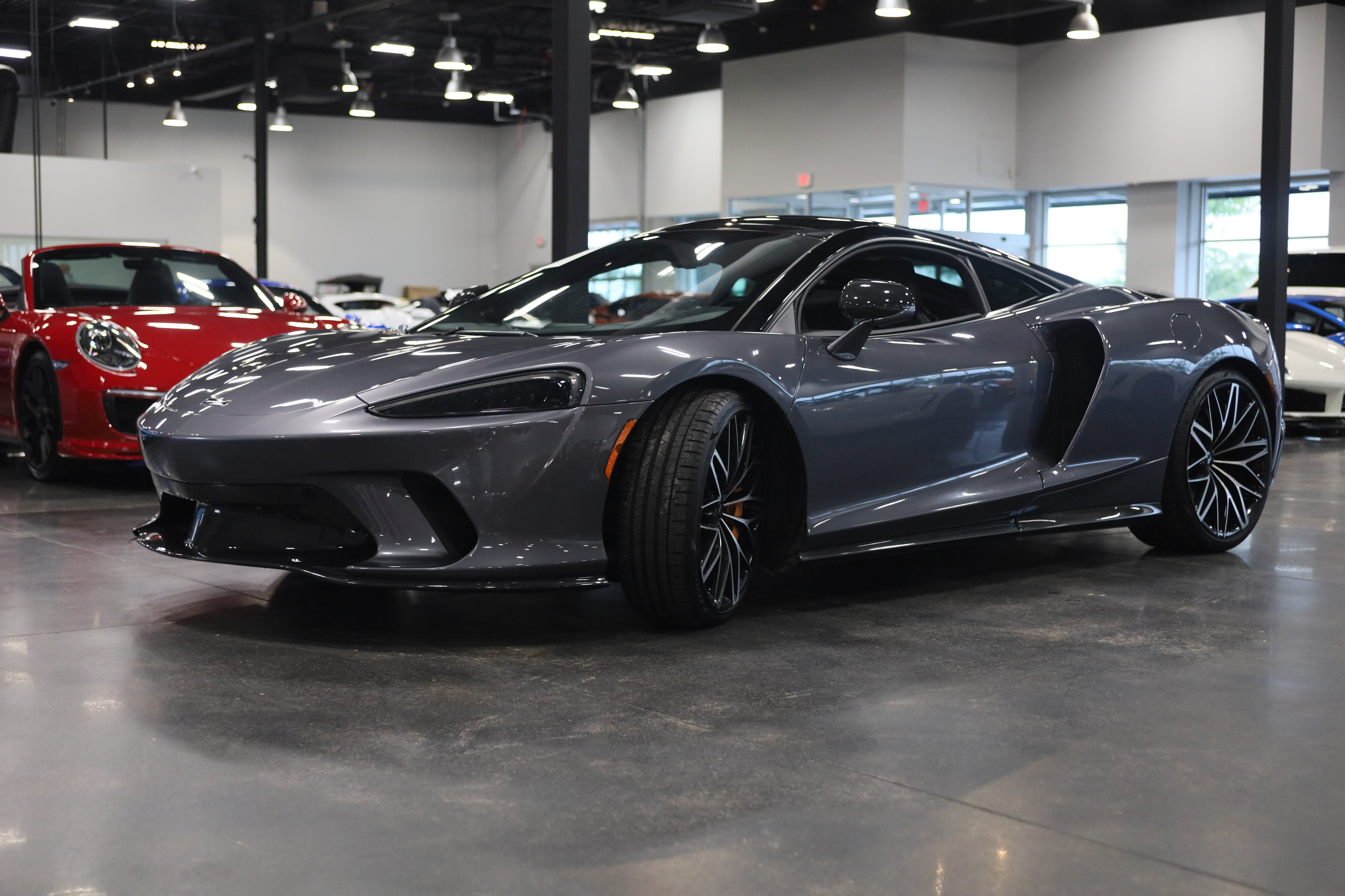 Used 2023 McLaren GT RWD image 3