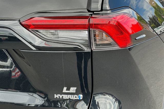 Certified 2024 Toyota RAV4 LE AWD/4WD image 31
