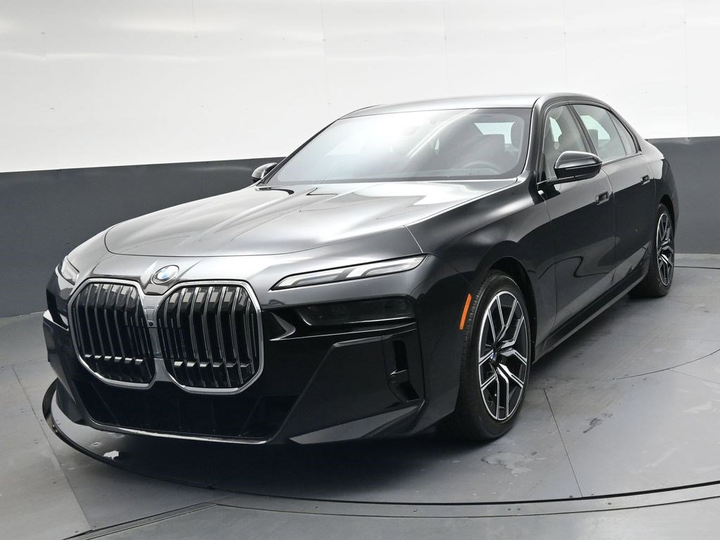 Used 2025 BMW 760i xDrive w/ Luxury Rear Seating Package AWD/4WD image 8