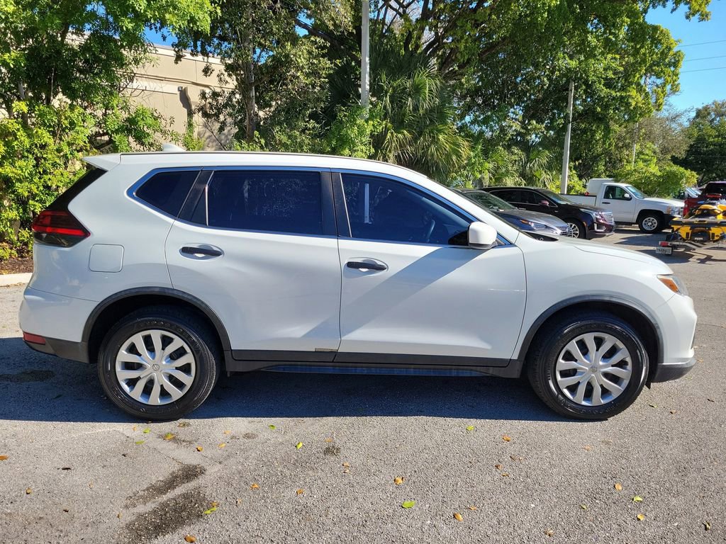 Used 2017 Nissan Rogue S image 9