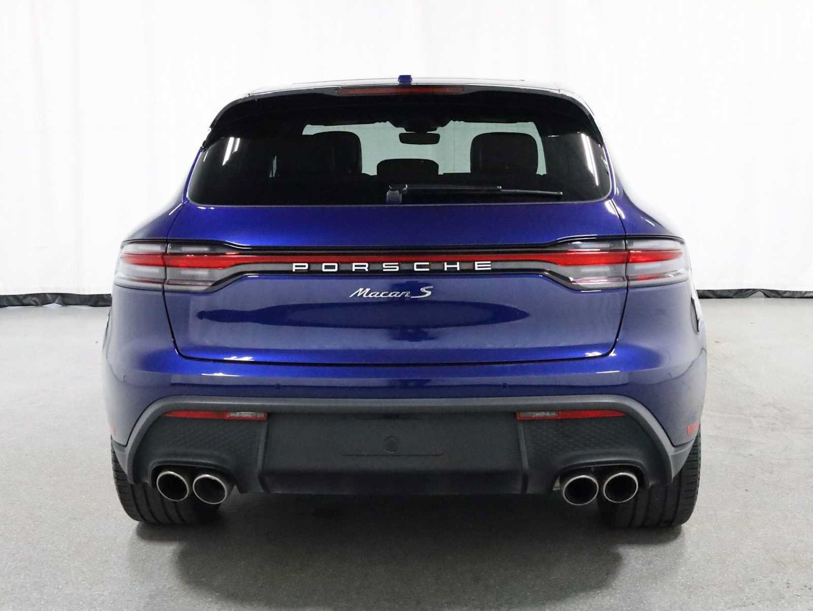 Certified 2023 Porsche Macan S AWD/4WD image 7