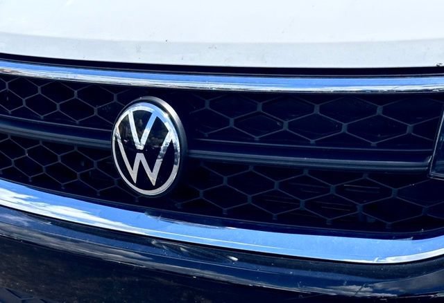 Used 2022 Volkswagen Taos SE AWD/4WD image 6